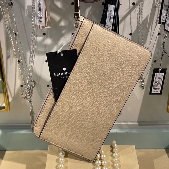 Kate Spade Medium Lucy Colorblock L-Zip Wristlet Pebble Leather 
Light Sand 
NWT - Picture 13 of 16